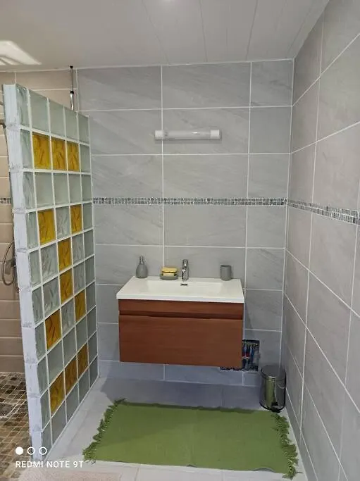 아파트 Superbe F2 Tout Confort Avec Terrasse Et Jardin Riviere-Salee
